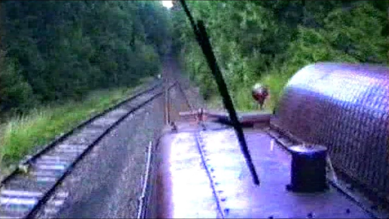 Diesellok V26 der Westerwaldbahn auf der stillgelegten Strecke nach Rosenheim/Ww. (1990)