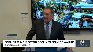 Former CIA director receives service award