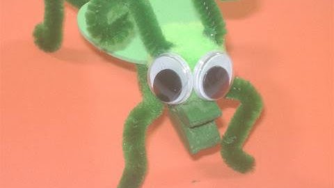 How make a grasshopper that talks with a clothespin - EP - simplekidscrafts - simplekidscrafts