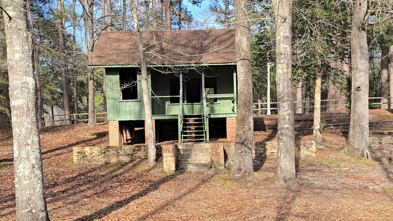 Lee State Park SC, artesian wells, CCC cabin. #hiking #hikingadventures #stateparks artesianwells 