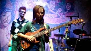 2010.10.22 Marcus Miller-Run for cover in Taichung ala pub 台中阿拉  GT&bass solo and talking