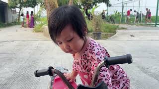 Kegiatan Hazley Sore Hari | 1+ | Bermain Sepeda 
