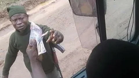 SO SAD AS ĢŪÑMEN HAVE COMPLETELY SACKED Þ0LIC€ FROM STREETS/HIGHWAYS IN SOUTHEAST