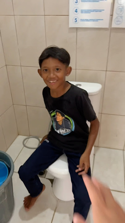 Fahmi salah toilet #anakdesa #funny #davidsunairi #minivlog
