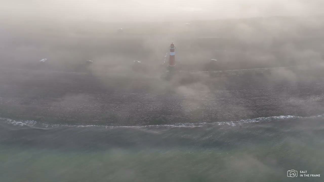 Westkapelle vuurtorens in de mist – Westkapelle lighthouses in the fog – Drone 4K