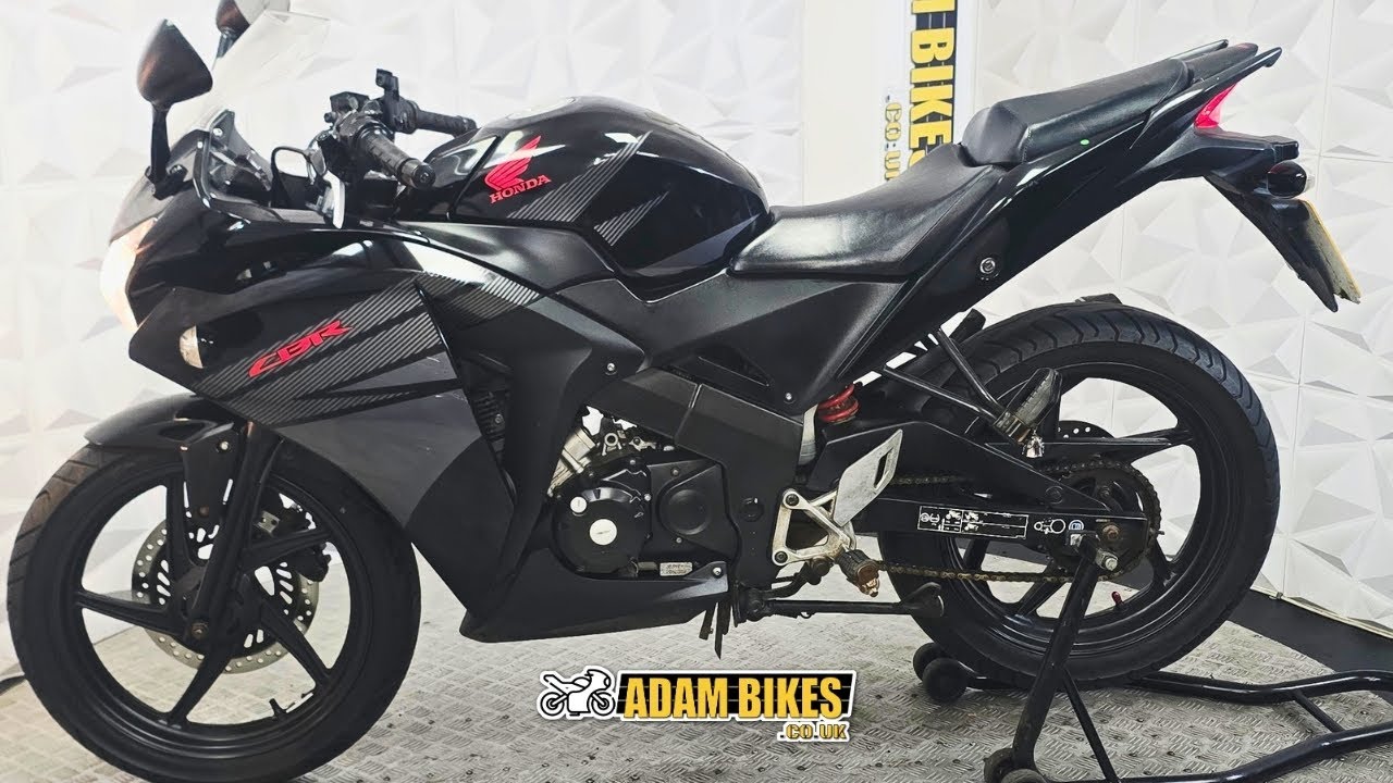 2016 HONDA CBR 125 | WWW.ADAMBIKES.CO.UK - YouTube