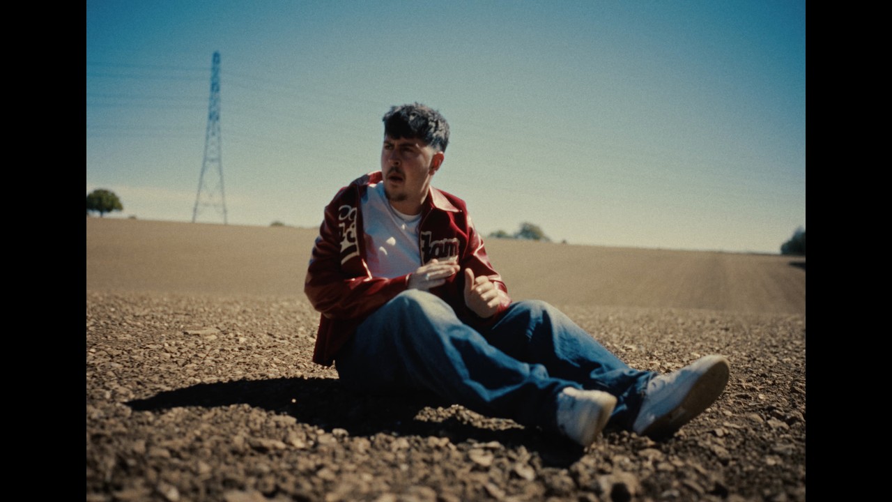 Songer - FIND MY FACE (Official Music Video) video thumbnail