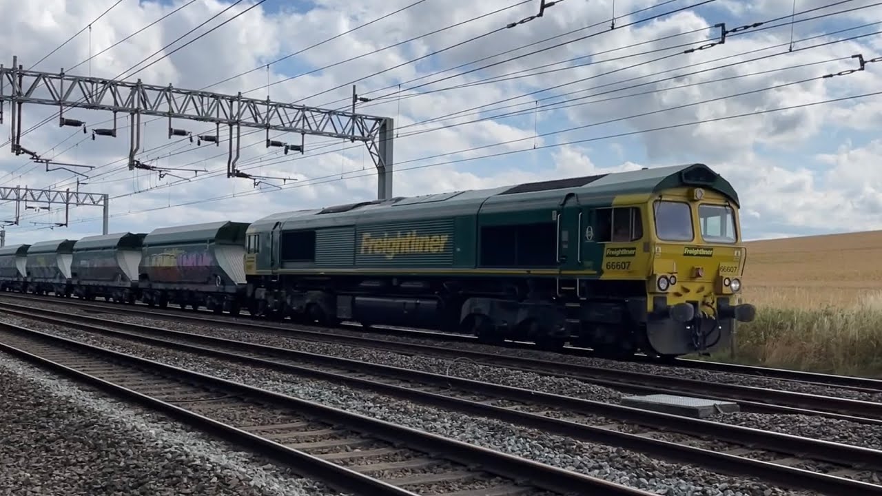 Freightliner. 66607 Tethered to 66618 “Railway’s Illustrated Photographic Awards, Alan Barnes.” 📸
