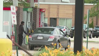 Gas prices drop ahead of busy Fourth of July weekend in Wisconsin