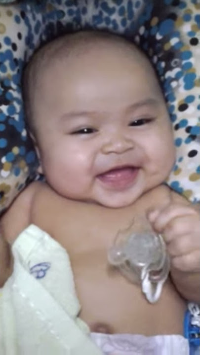 Baby dhia kuat gelak
