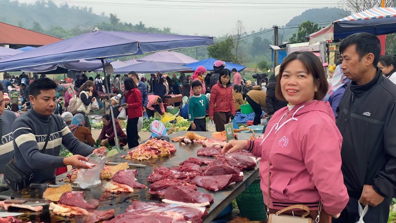 CHỢ PHIÊN TẢ PHỜI  LÀO CAI - Ngập Tràn Thịt Trâu, Thịt Bò, Dê Núi Và Nhiều Đặc Sản Núi Rừng Quý.