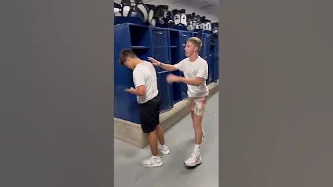 the things that happen in the locker room😂