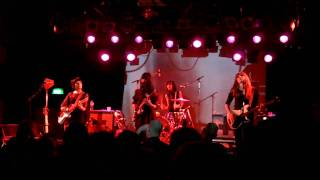 Dum Dum Girls - &quot;Teardrops on My Pillow&quot; @ Vera, Groningen, april 2011