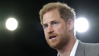 Prince Harry under fire for wearing medals during army award presentation