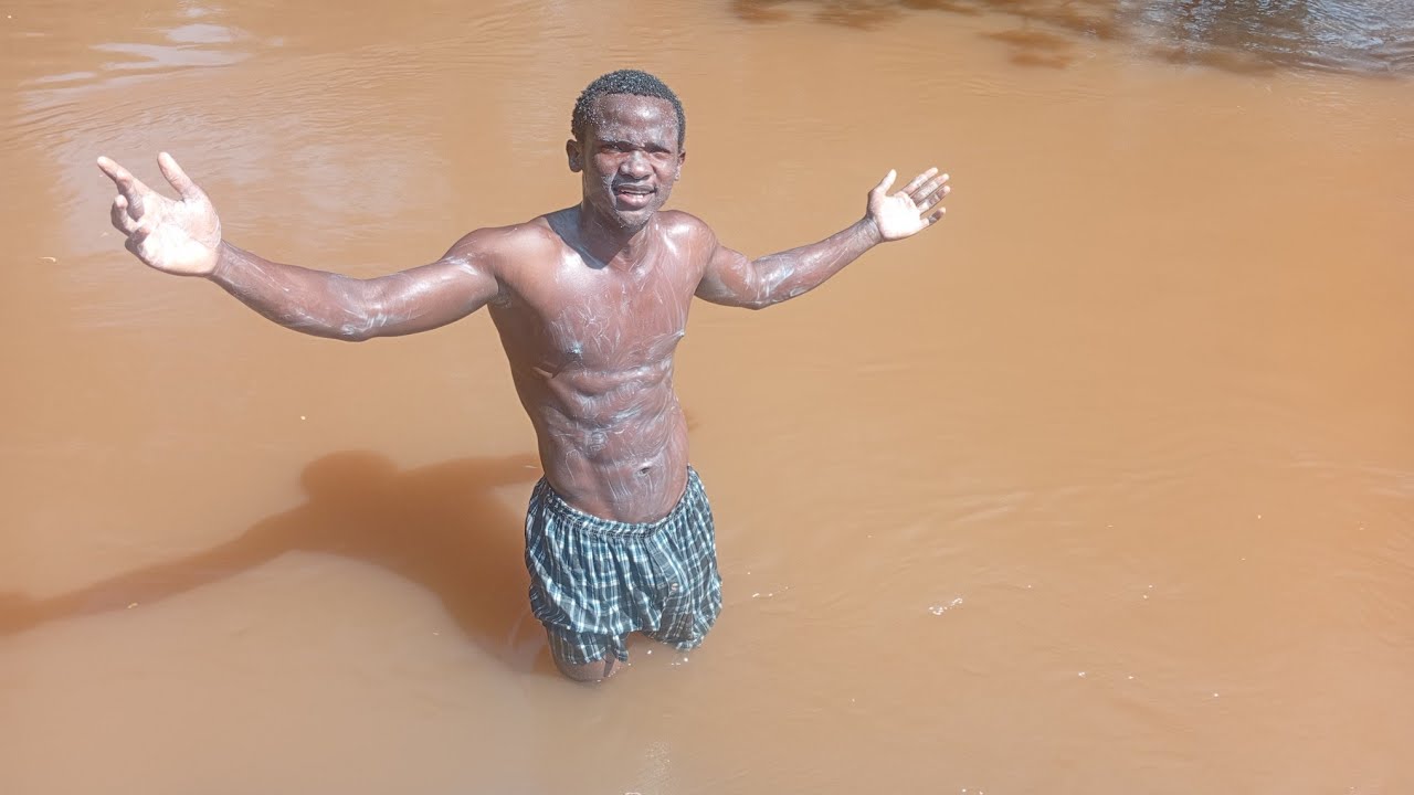 Village life: going to the river bathing and washing 🥰