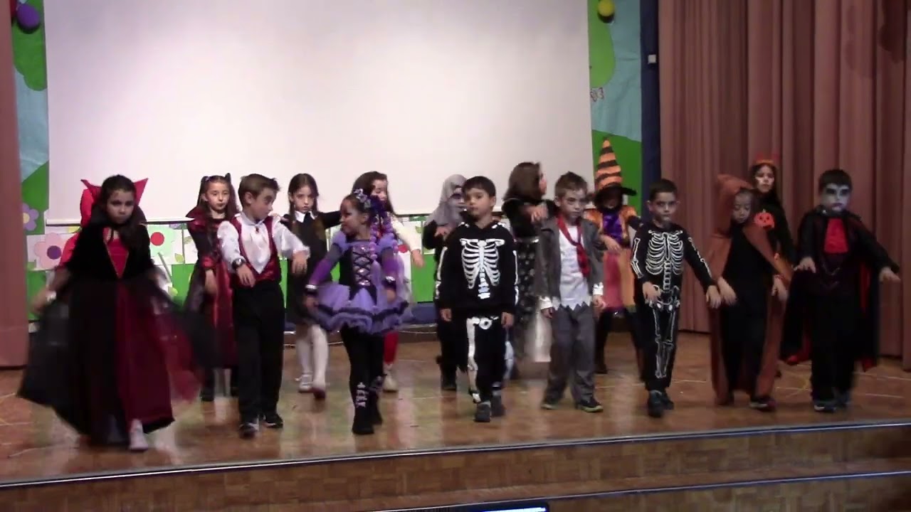 2º A 25 26 BAILANDO EN HALLOWEEN