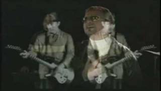 Watch Guardianes Del Amor Muriendo De Frio video