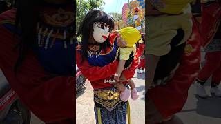 Dede Bayi Lucu Di Gendong Kedok Menyon