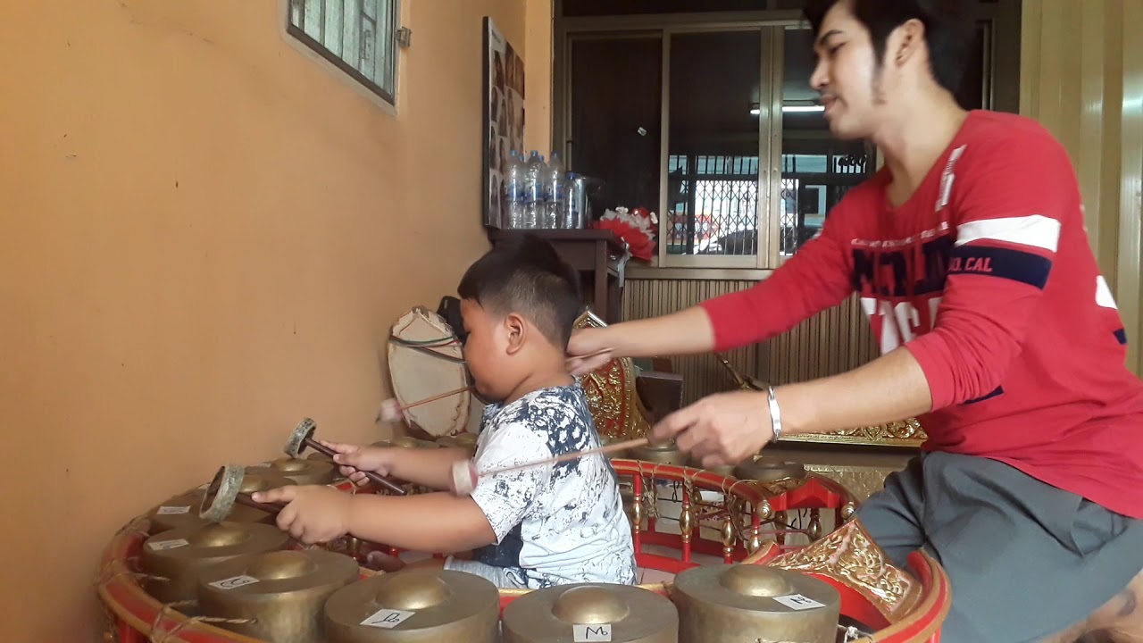 เอ็นดู3ขวบ ต่อเพลงสาธุการ หัดตีฆ้อง10วัน