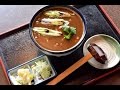 お蕎麦屋さんの厨房でカレー蕎麦を作る様子を撮影する（京ヶ崎）