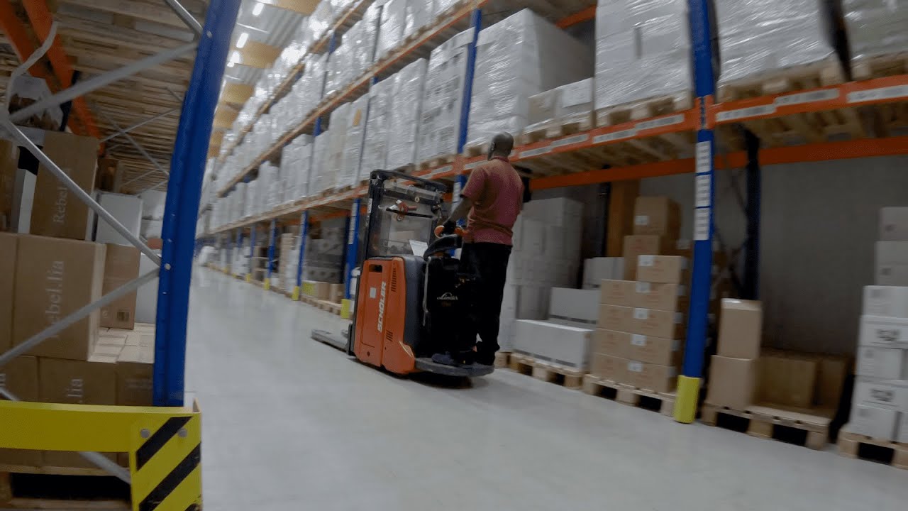 Lightweight In The Warehouse Riegel Biowein Logistikzentrum Cinewhoop Drohnenflug Youtube