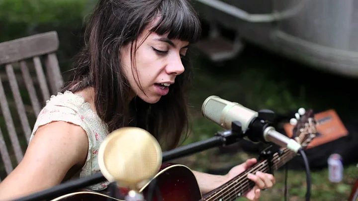 Waverly Sessions: Hurray For The Riff Raff - Look ...