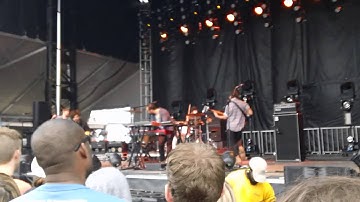 Local Natives- Ceilings (live)