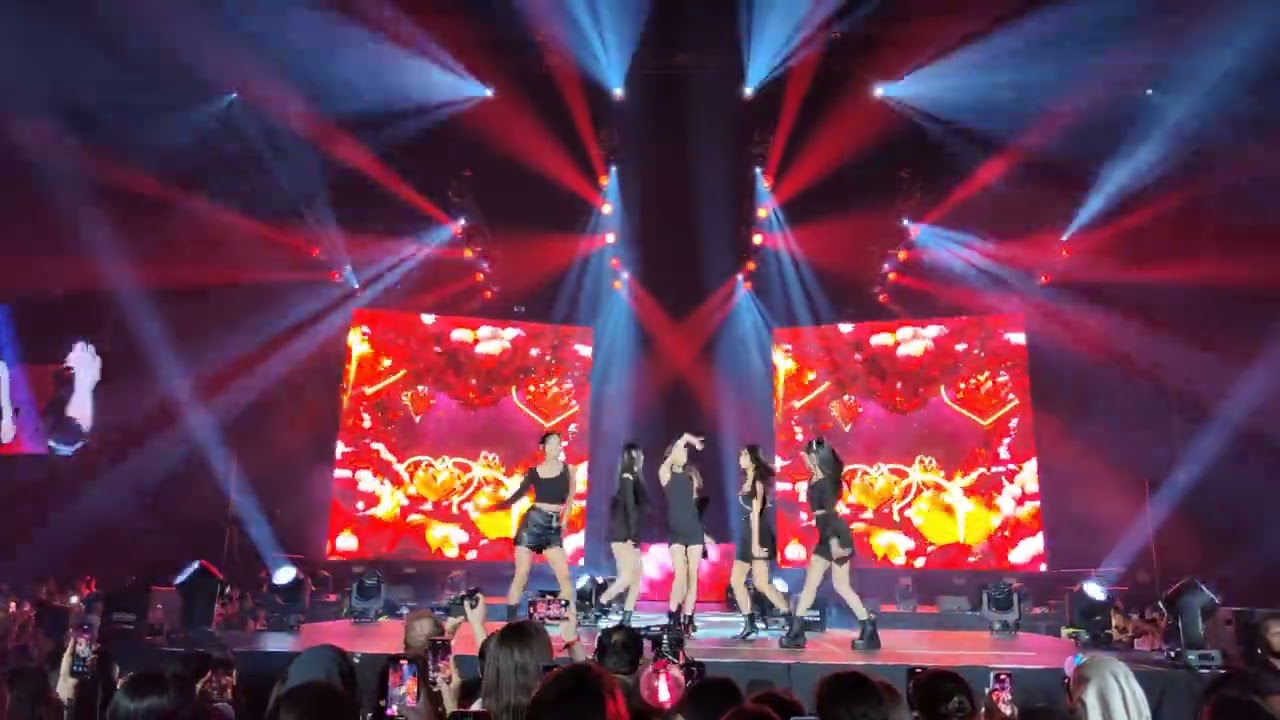 231111 Cherry Bullet (체리블렛) - Love So Sweet [HYPEROUND K-FEST ABU DHABI 2023] FanCAM 4K