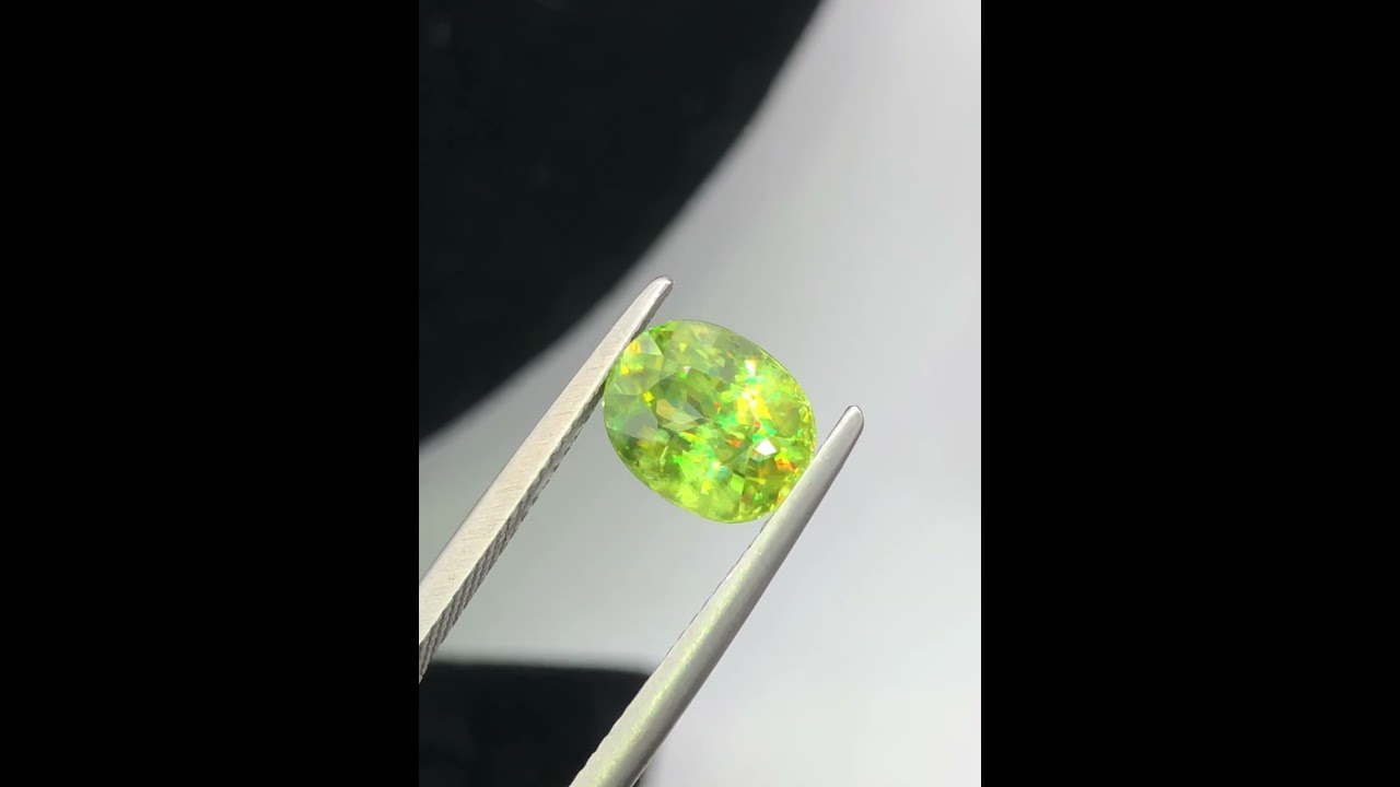 Beautiful Shiny Natural Sphene Gemstone 