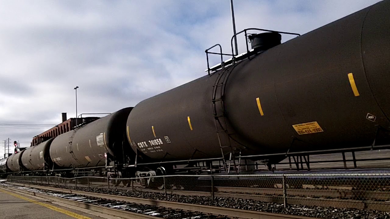 CN 422 w/ CN 2646 CN 2178 IC 2719 lead this long 758 axle EB Mixed