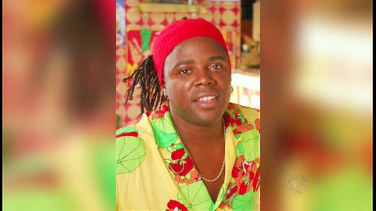 Ator acusa companhia aérea de racismo após ser retirado de avião