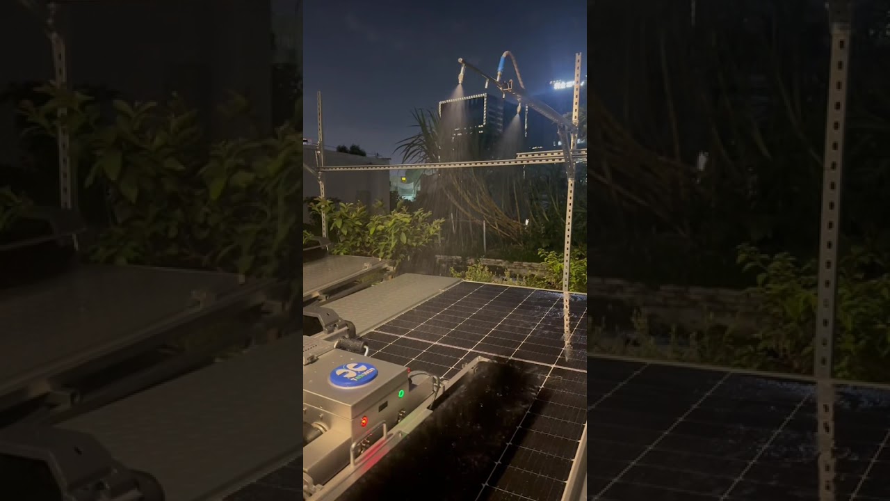 Automatic solar clean robot IP65. It can clean your robot in the raining day and night 