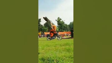 reog ponorogo naik sepeda motor