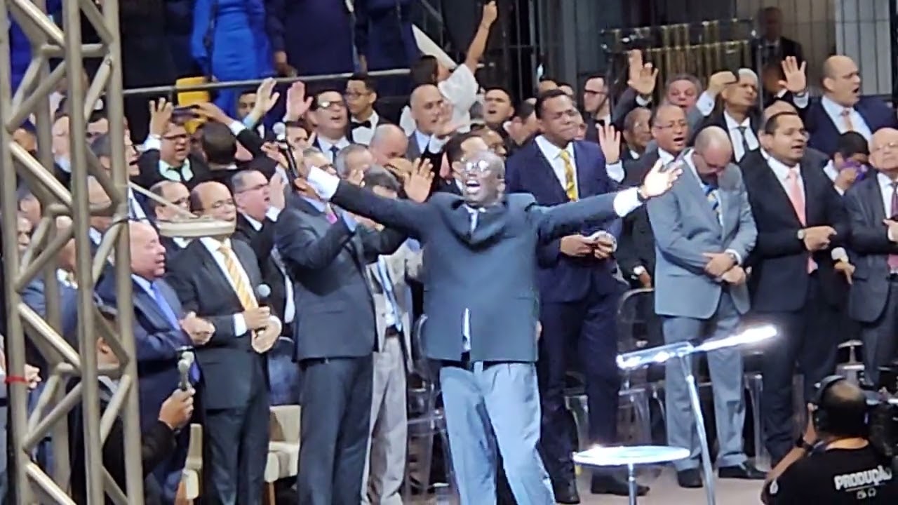 O céu desceu. Encerramento do congresso de jovens do templo central no geraldao.