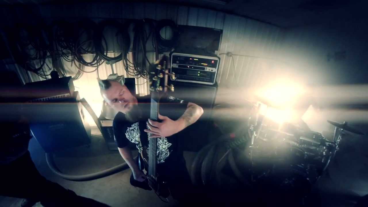 Guarda Nuisance "Priapism" Official Music Video su YouTube Guarda Nuisance "Priapism" Official Music Video su YouTube