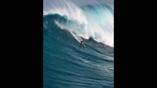 A surfer at Jaws gets obliterated by the lip… ?? #dronevideo #bigwavesurfing #maui #hawaii #djiair3