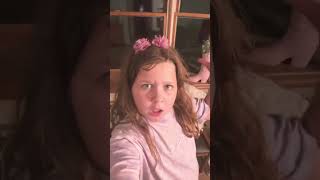 What time does your school start? ￼