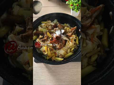 Жареные ребрышки с кимчи и картошкой