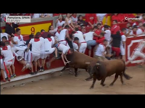 Video: Das Stierrennen in Pamplona, Spanien