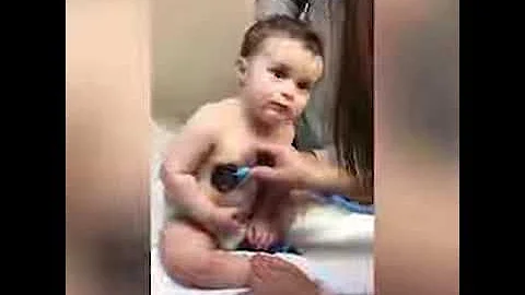 Cute Baby Relaxed During A Medical Checkup - DayDayNews