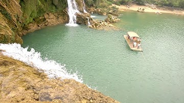 Vẻ đẹp hùng vĩ thác Bản Giốc mùa nước đổ.