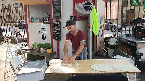 Stretching 5 Pizzas in 1 minute and Half ( Massimo  Nocerino)