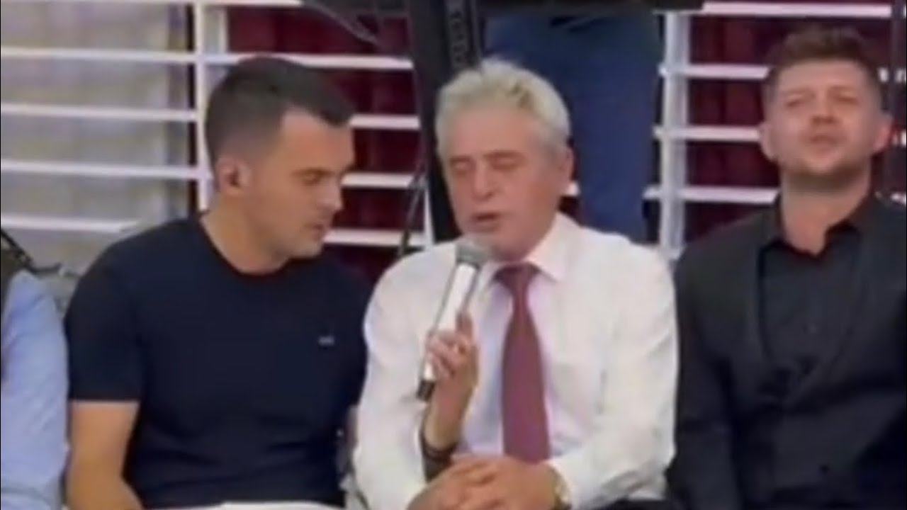 Ali Ahmeti këndon në një dasmë këngën 