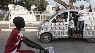 Présidentielle Gambie : les Gambiens dans les starting blocks