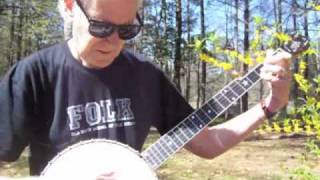 Frank Hamilton Demonstrates the Basic Pete Seeger Strum for Banjo - Key of C