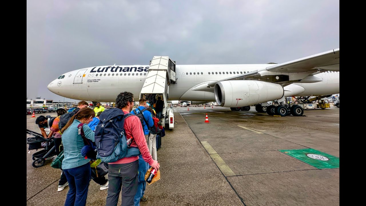 Lufthansa Airbus A340-300 / Frankfurt to Mumbai