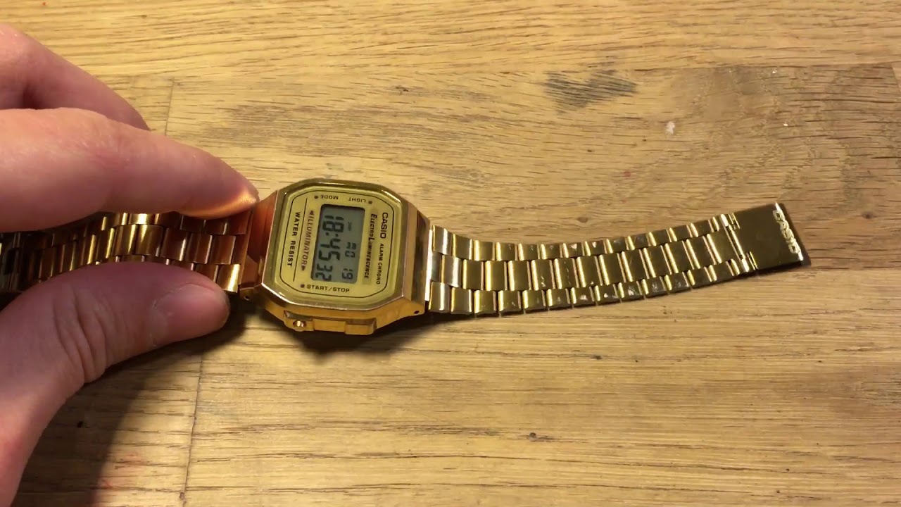 Часы casio A 168 gold, золотые спустя год носки