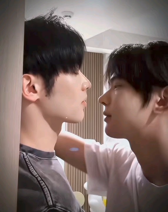 bl kiss 💗 Zhuang & Rou rou #blshorts #lgbtq #gay #loveboy #lovebl #foryou #loverboy #kiss #vlog #fyp