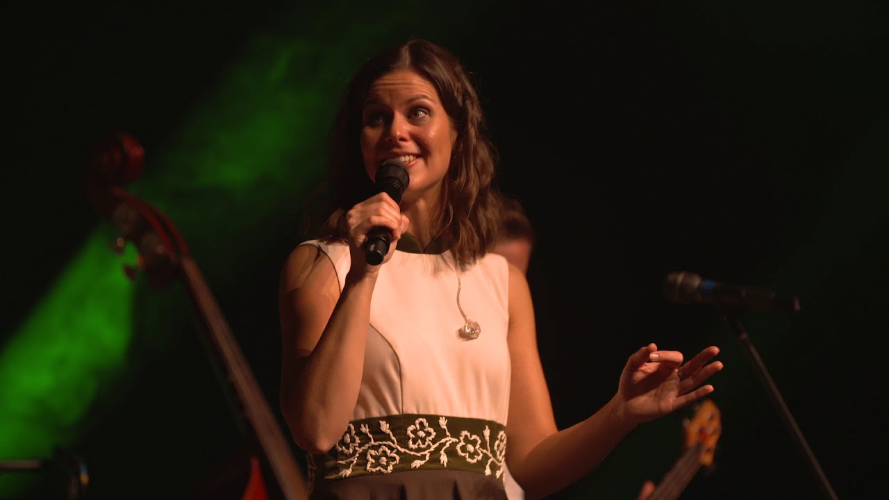 Watch Oesch's die Dritten - WALDTANZ (LIVE - Auditorium Stravinski Montreux 2019) on YouTube Watch Oesch's die Dritten - WALDTANZ (LIVE - Auditorium Stravinski Montreux 2019) on YouTube