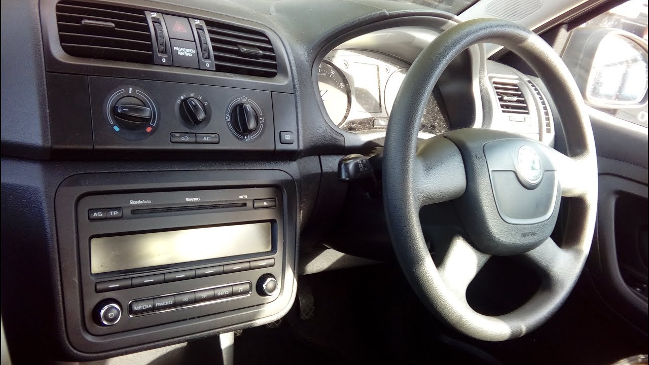 Radio Einbauset Auto 1 DIN Blende Adapter Skoda Fabia 5J 3/07-6/14 Radio Einbauset Auto 1 DIN Blende Adapter Skoda Fabia 5J 3/07-6/14